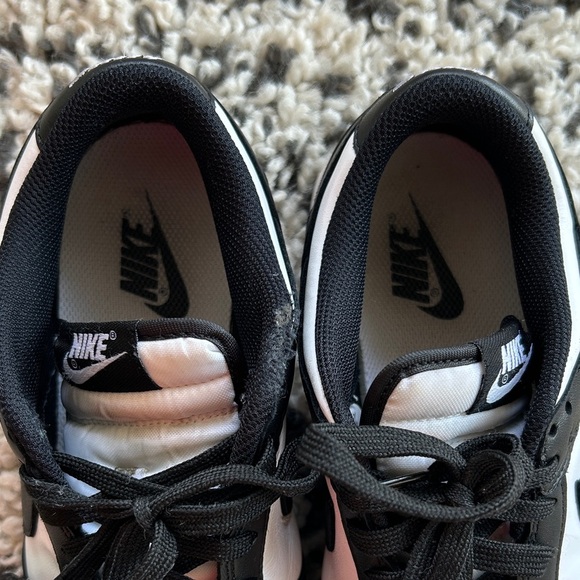 Nike Dunk Low
Women's Shoes Classic Black and White Athletic Shoes size 8 - Picture 2 of 10